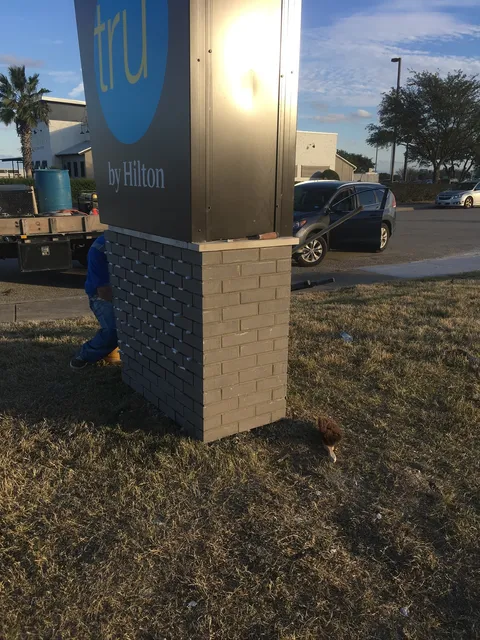 Building a brick-and-block column at a commercial site