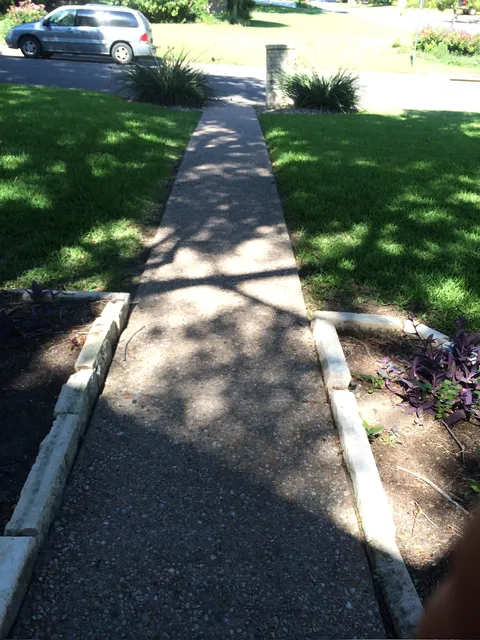Finished aggregate walkway with stone borders